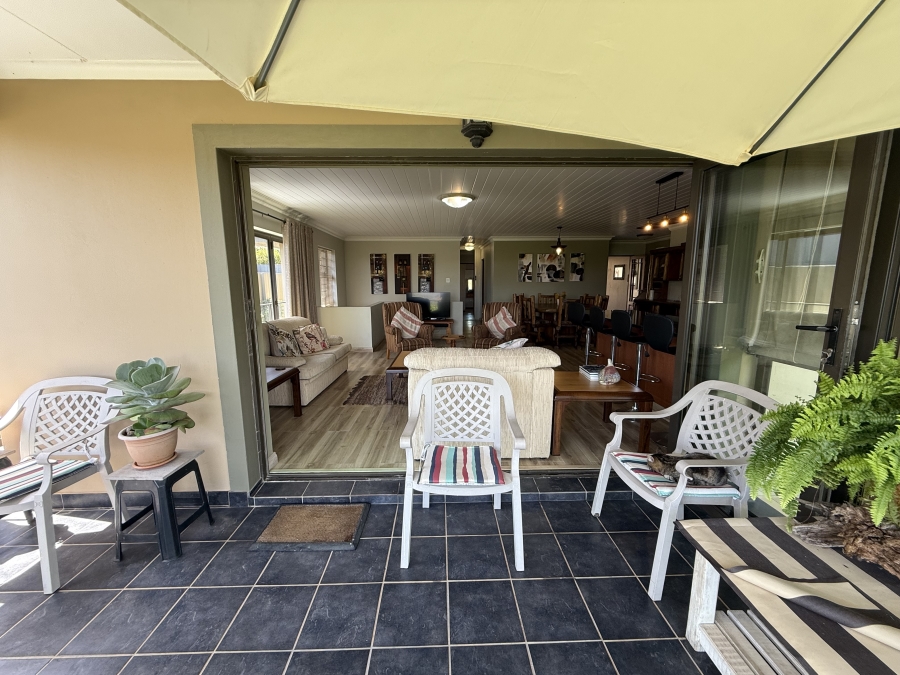 4 Bedroom Property for Sale in Monte Christo Western Cape